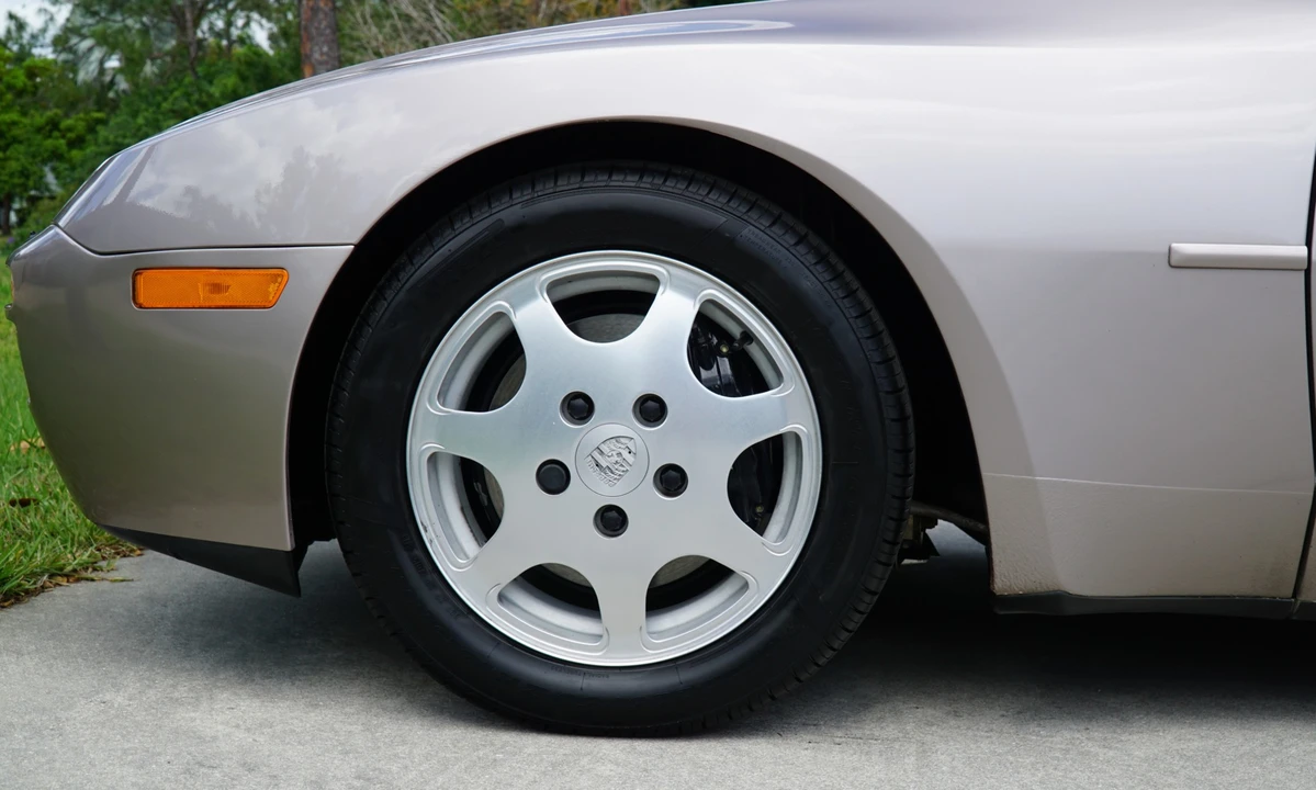 1988 Porsche 944 Turbo - Image 27 of 31