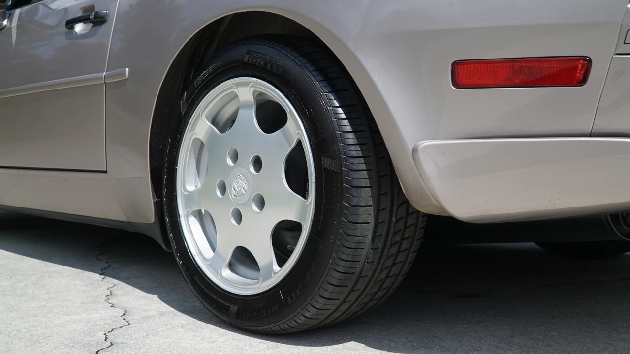 1988 Porsche 944 Turbo - Image 29 of 31