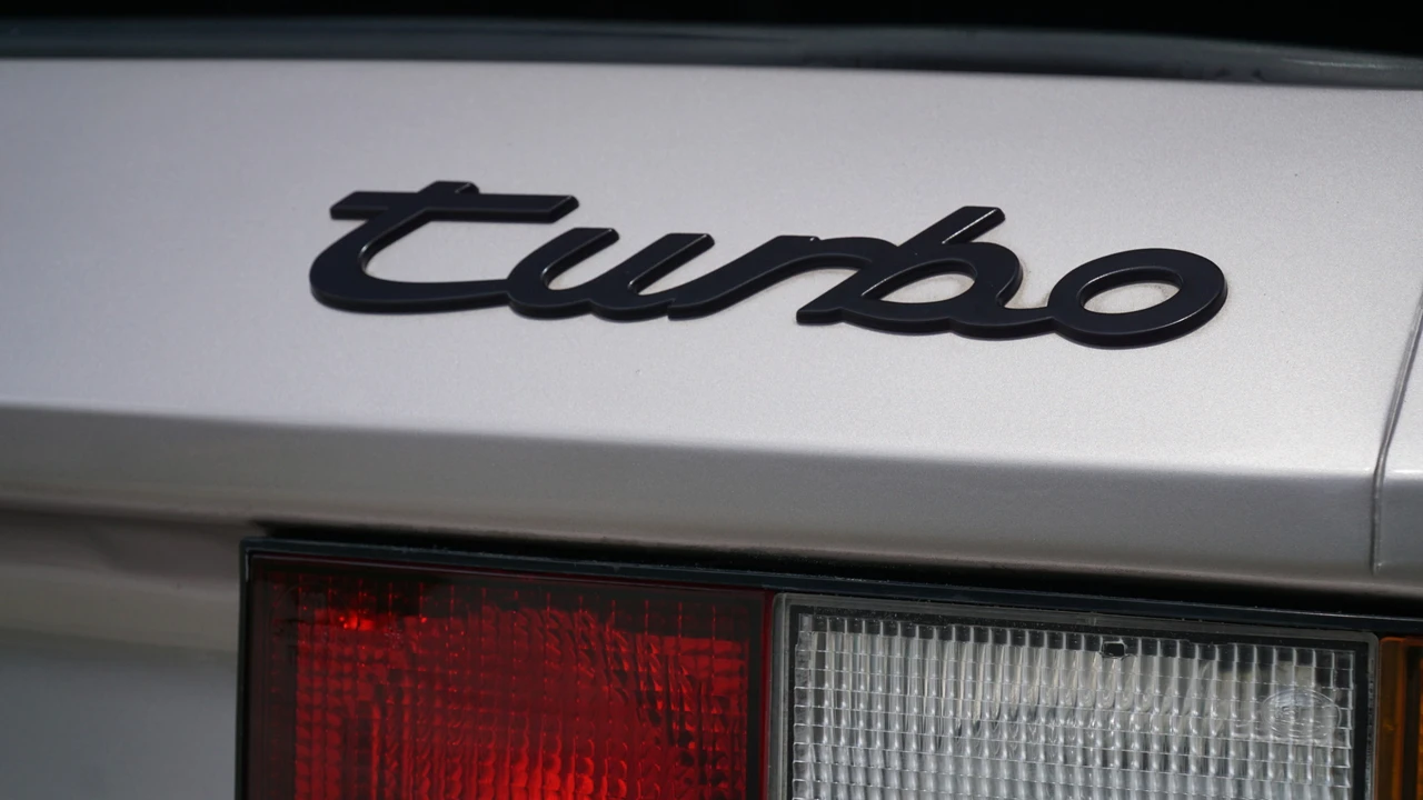 1988 Porsche 944 Turbo - Image 23 of 31
