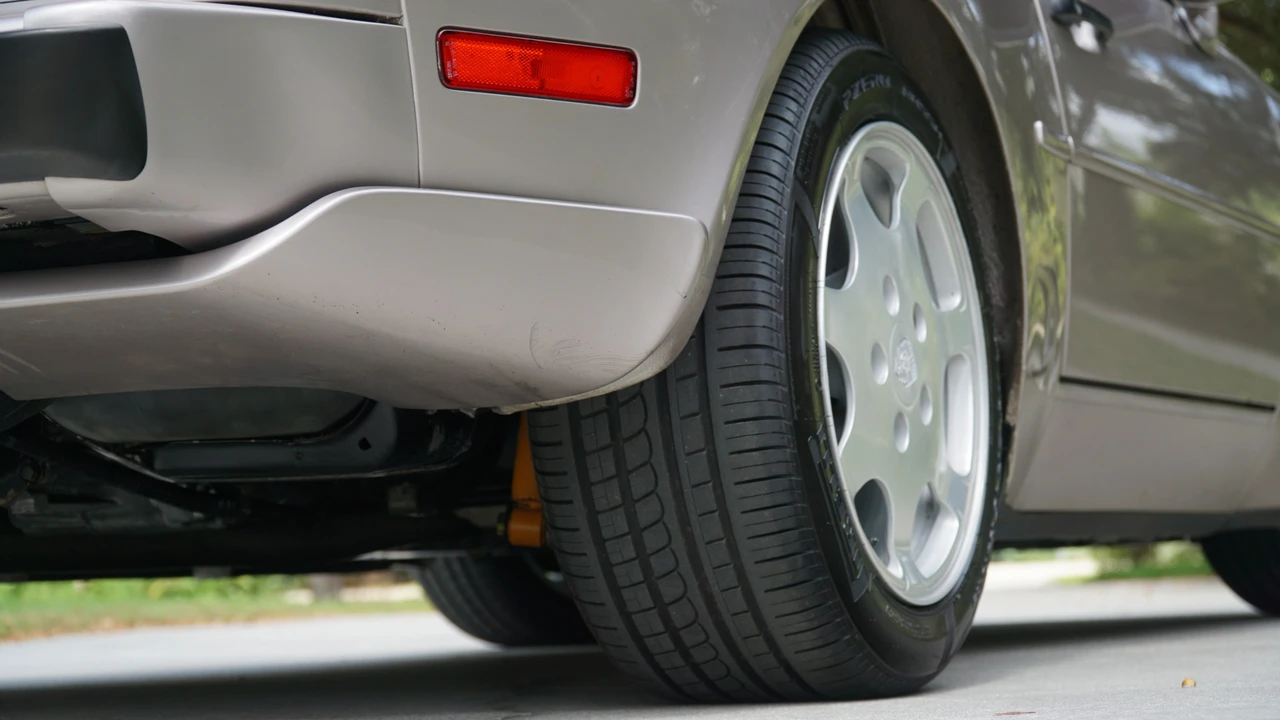 1988 Porsche 944 Turbo - Image 24 of 31