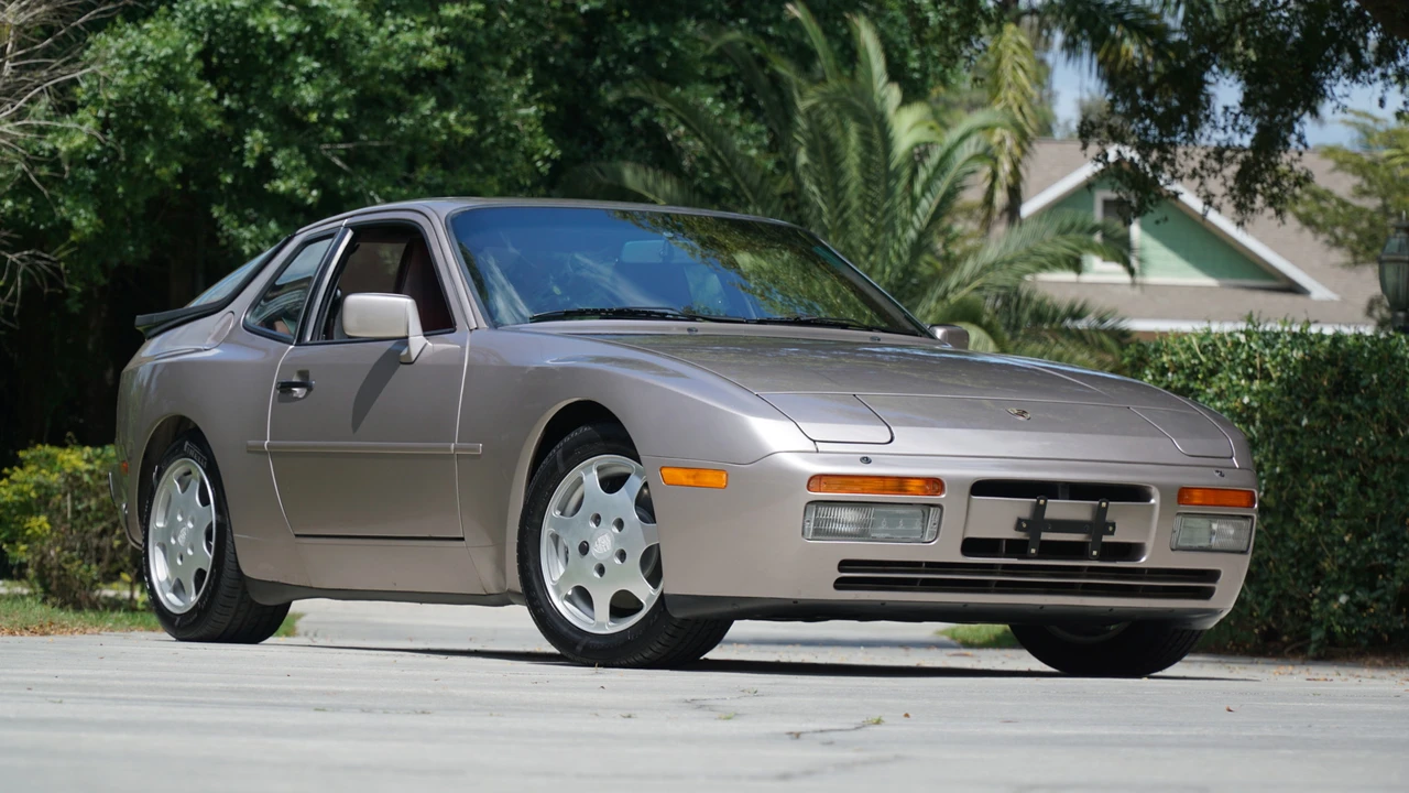 1988 Porsche 944 Turbo - Image 2 of 31