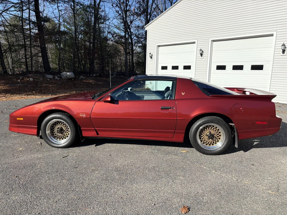 1989 Pontiac Firebird Trans Am 3rd Gen - Image 17 of 31