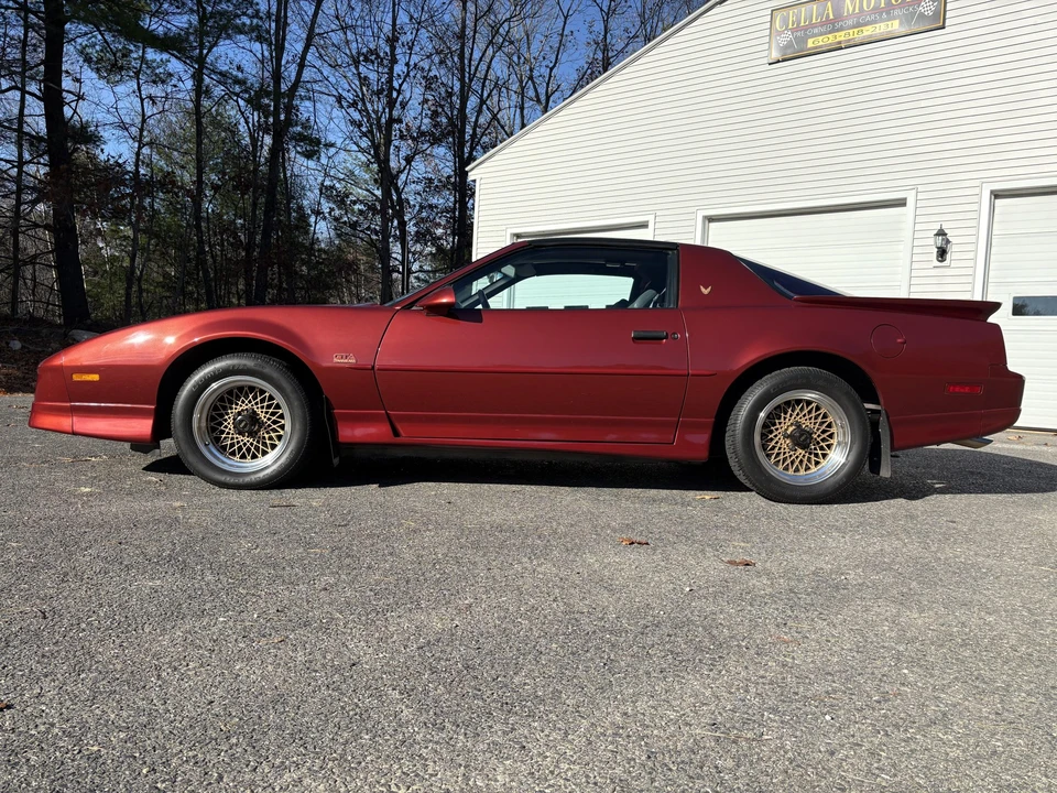 1989 Pontiac Firebird Trans Am 3rd Gen - Image 15 of 31