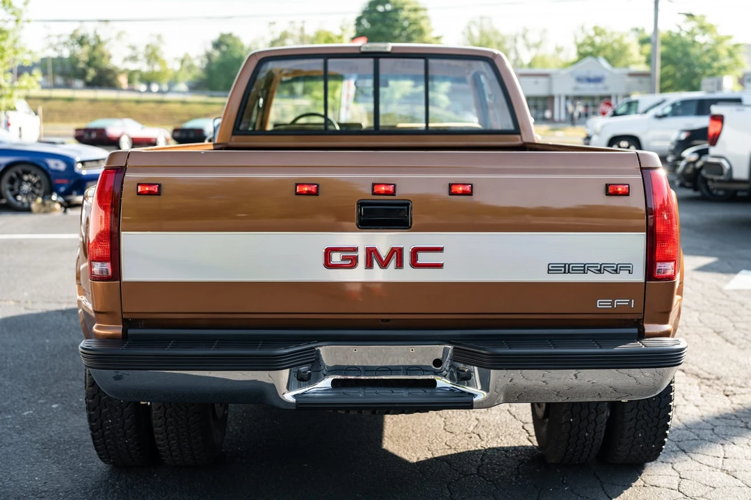 1990 GMC Sierra 1st Gen - Image 7 of 31