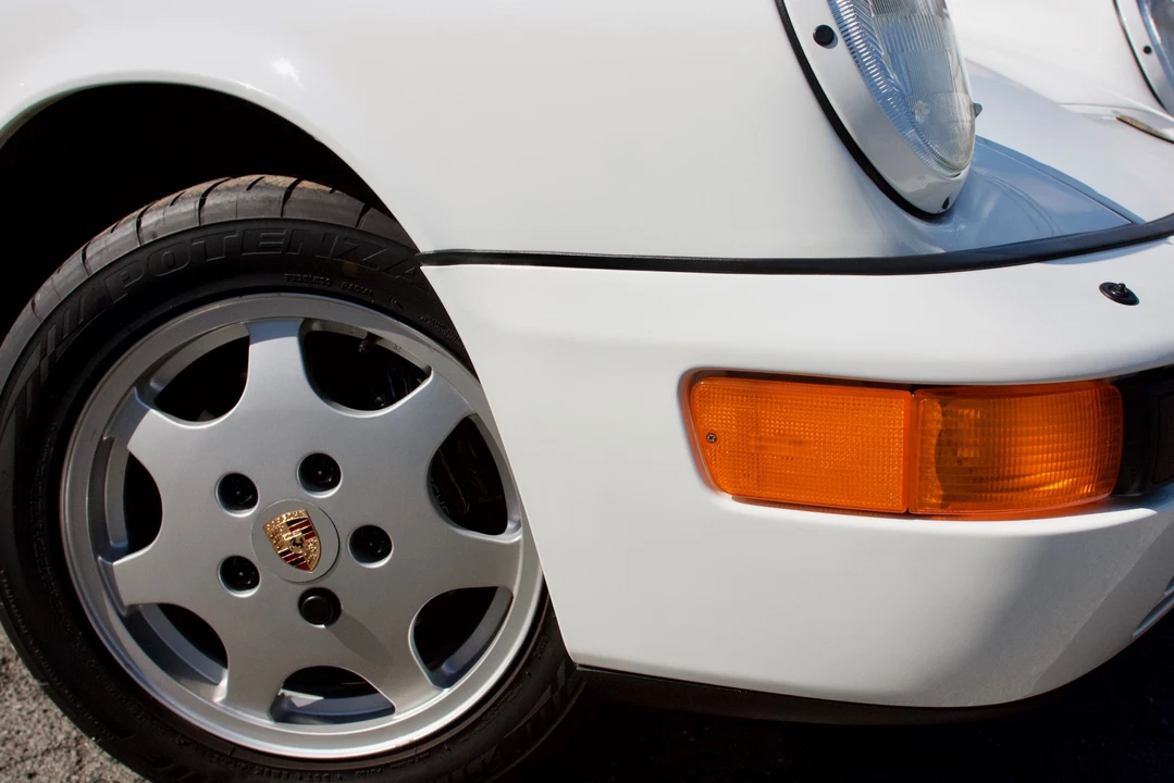 1990 Porsche 964 Carrera 4 - Image 28 of 31