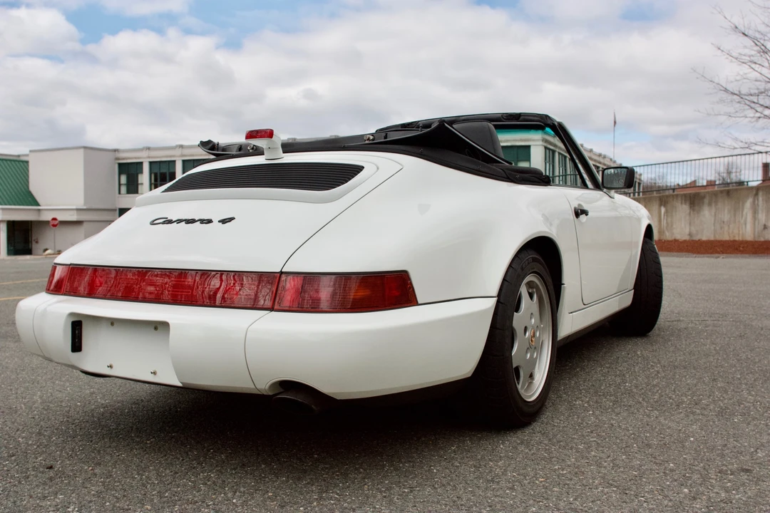 1990 Porsche 964 Carrera 4 - Image 17 of 31