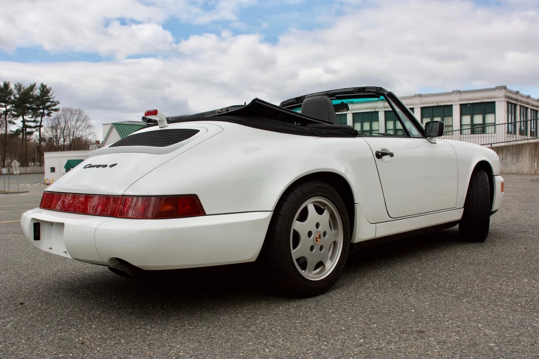 1990 Porsche 964 Carrera 4 - Image 16 of 31