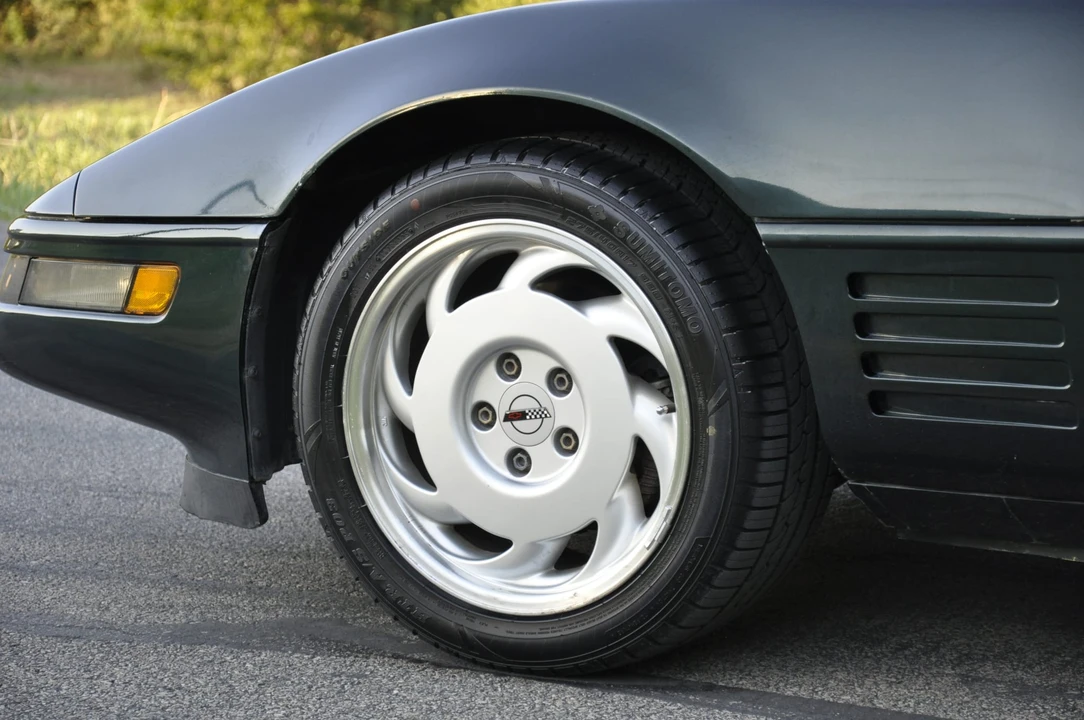 1991 Chevrolet Corvette C4 - Image 25 of 31