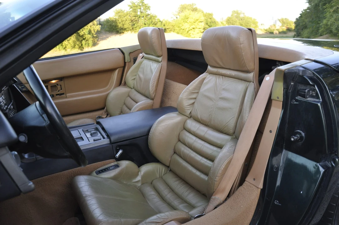 1991 Chevrolet Corvette C4 - Image 28 of 31