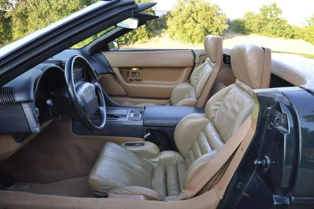 1991 Chevrolet Corvette C4 - Image 27 of 31