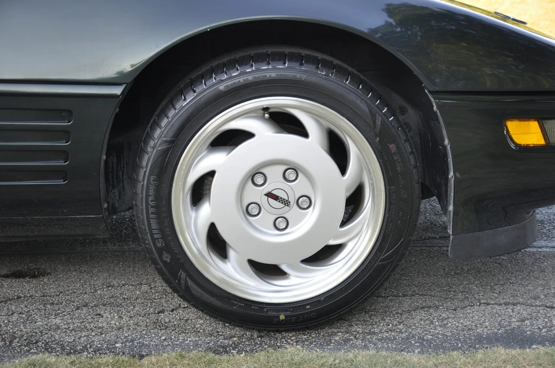 1991 Chevrolet Corvette C4 - Image 23 of 31