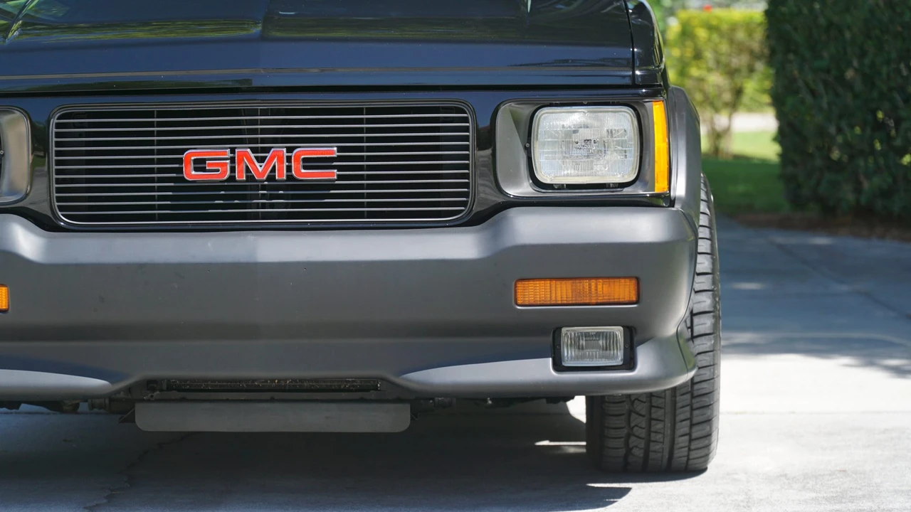 1991 GMC Syclone - Image 29 of 31