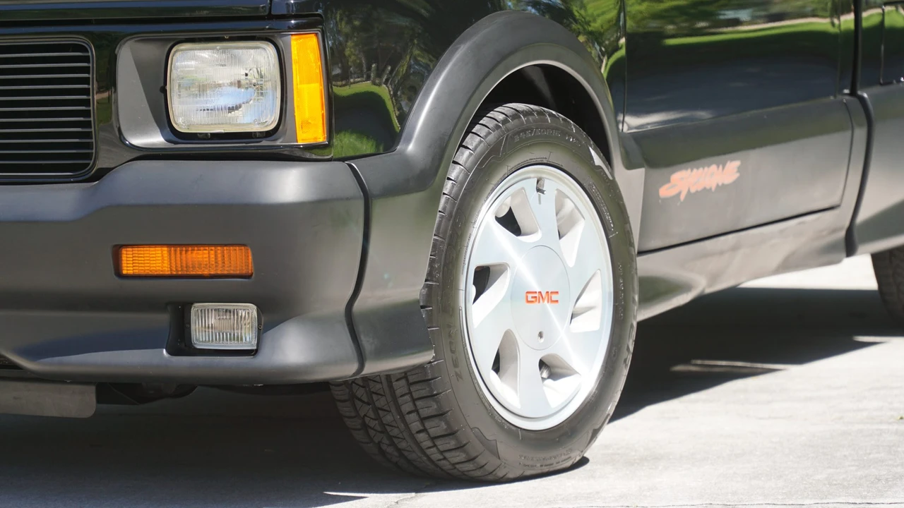 1991 GMC Syclone - Image 30 of 31