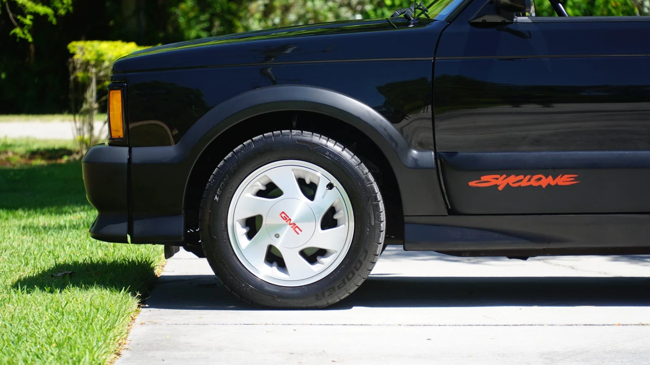 1991 GMC Syclone - Image 21 of 31