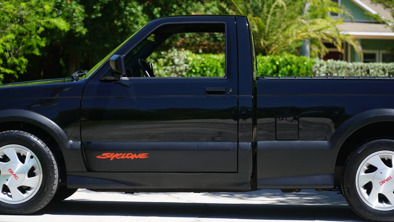 1991 GMC Syclone - Image 22 of 31