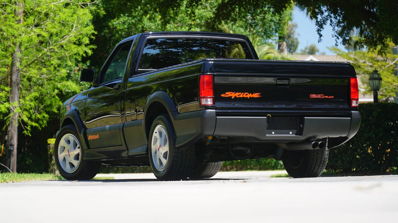 1991 GMC Syclone - Image 16 of 31