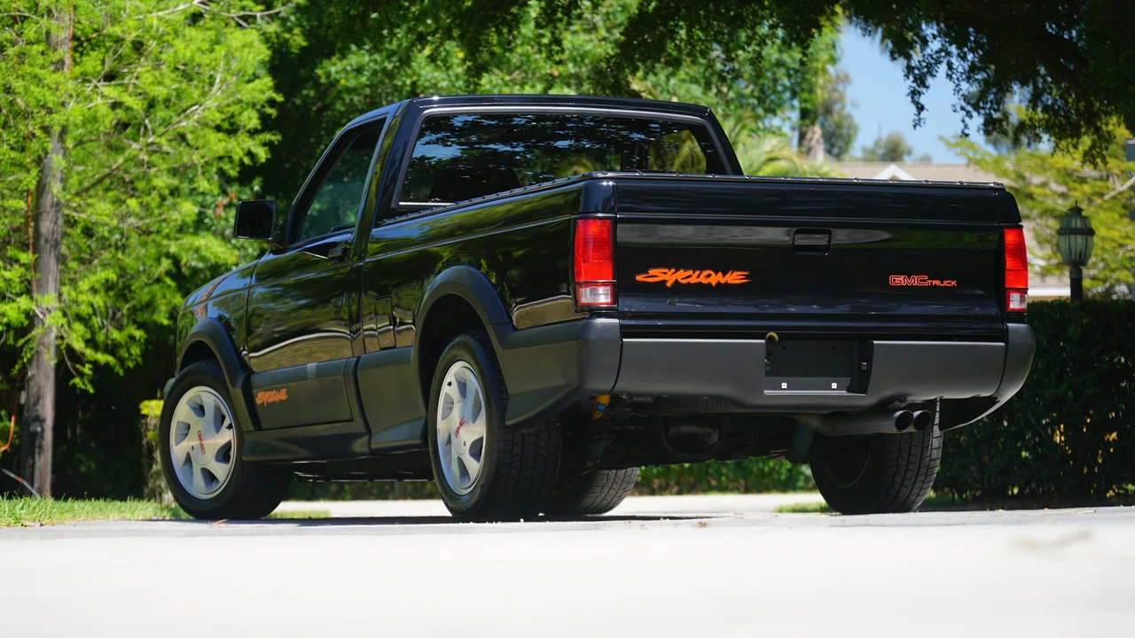 1991 GMC Syclone - Image 15 of 31