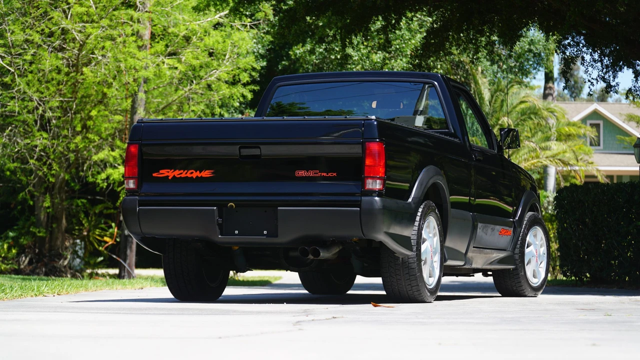 1991 GMC Syclone - Image 13 of 31