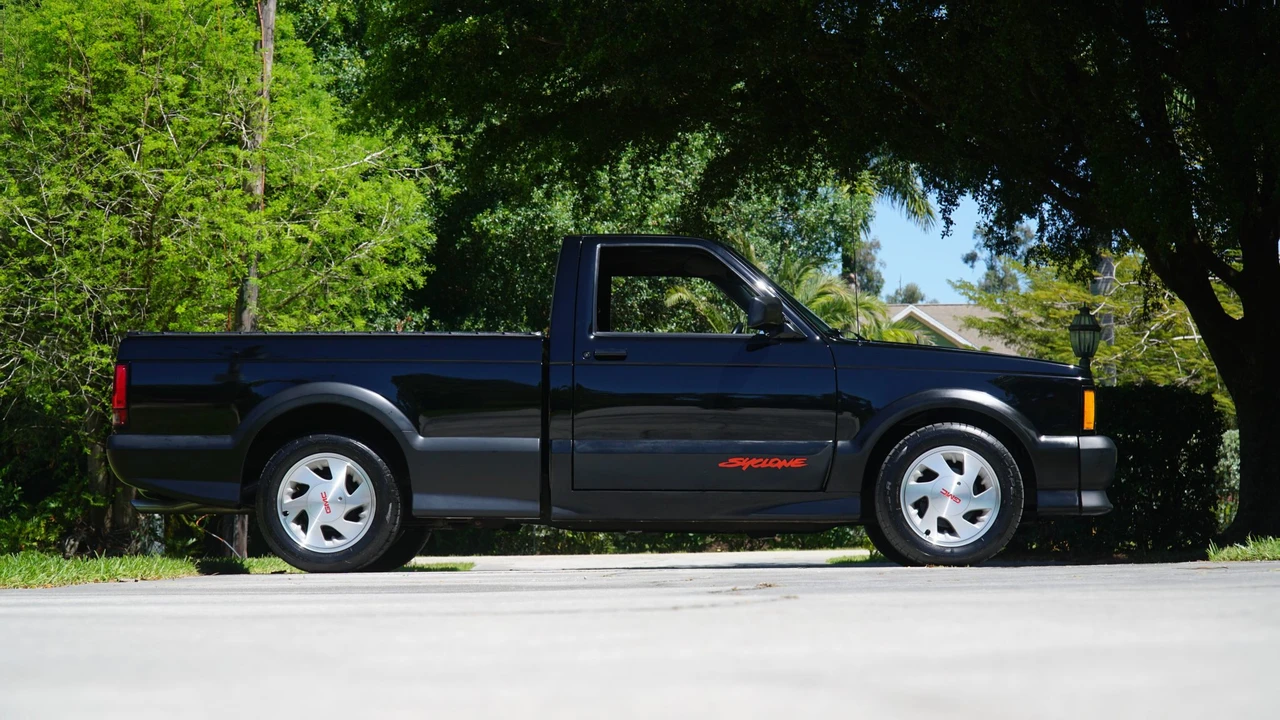 1991 GMC Syclone - Image 12 of 31