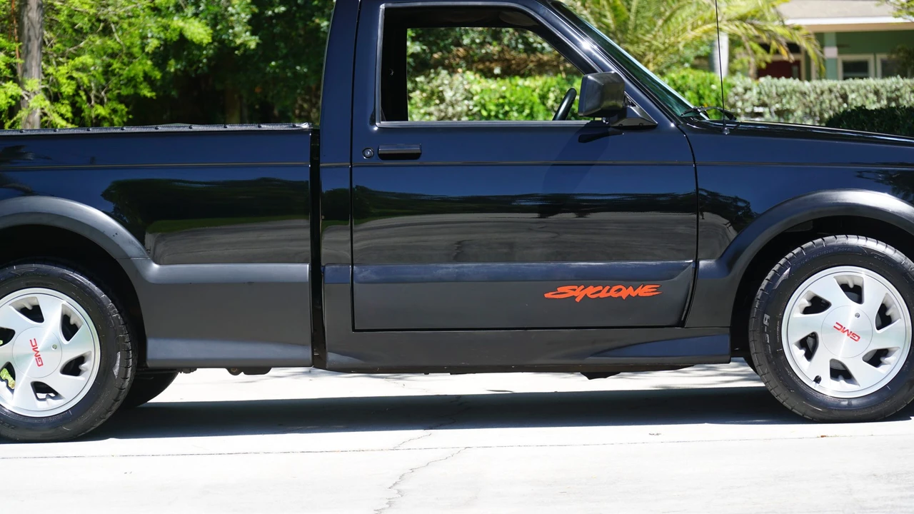 1991 GMC Syclone - Image 25 of 31