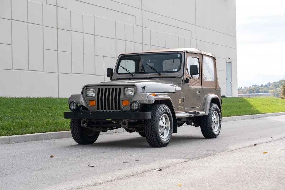 1991 Jeep YJ Wrangler - Image 24 of 31