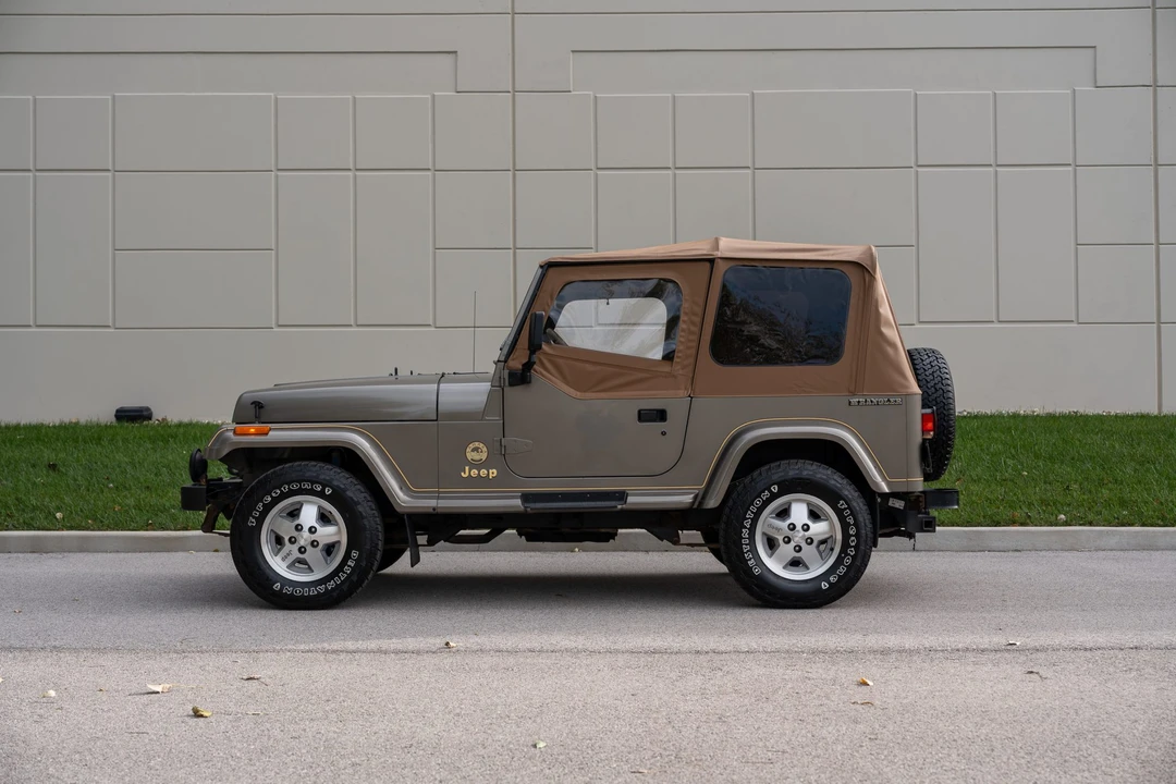 1991 Jeep YJ Wrangler - Image 26 of 31