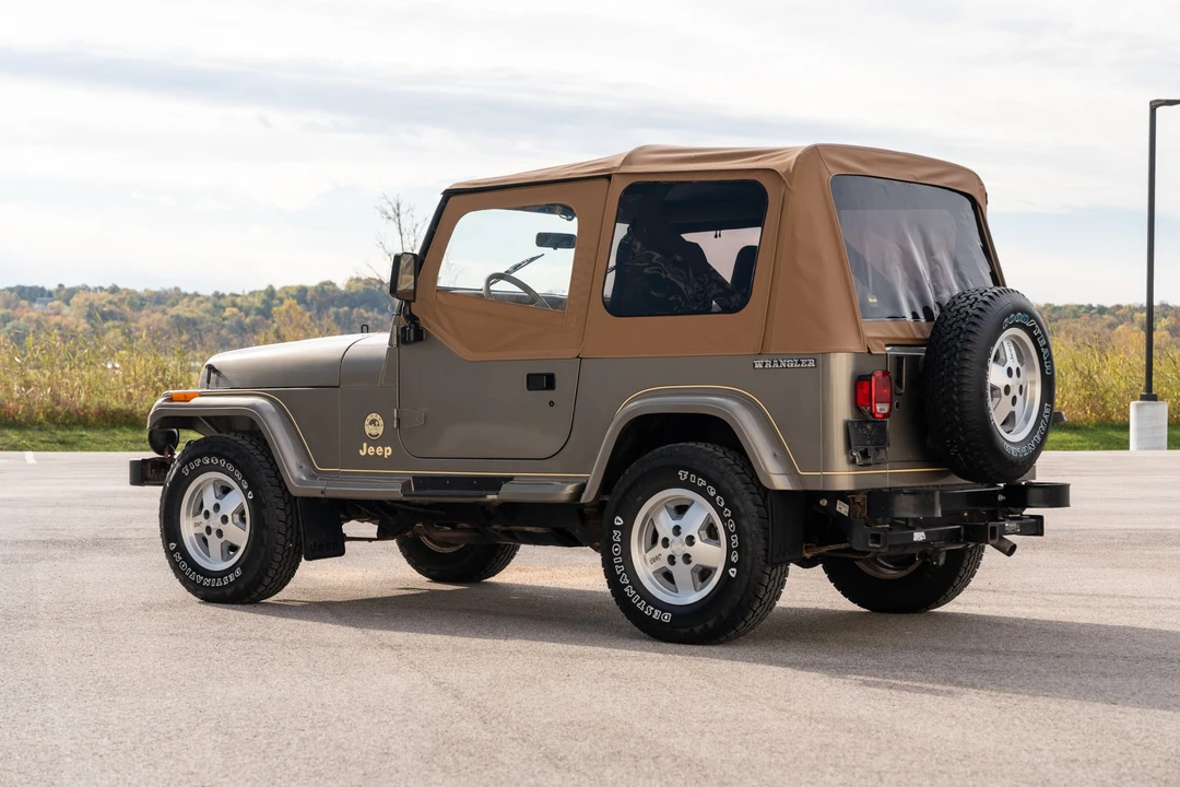 1991 Jeep YJ Wrangler - Image 7 of 31