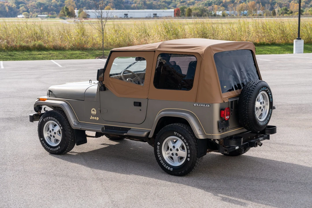 1991 Jeep YJ Wrangler - Image 8 of 31