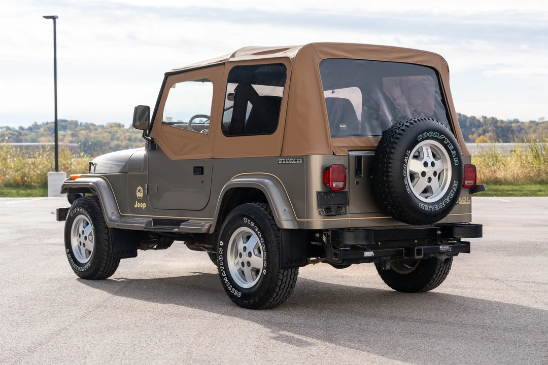 1991 Jeep YJ Wrangler - Image 9 of 31
