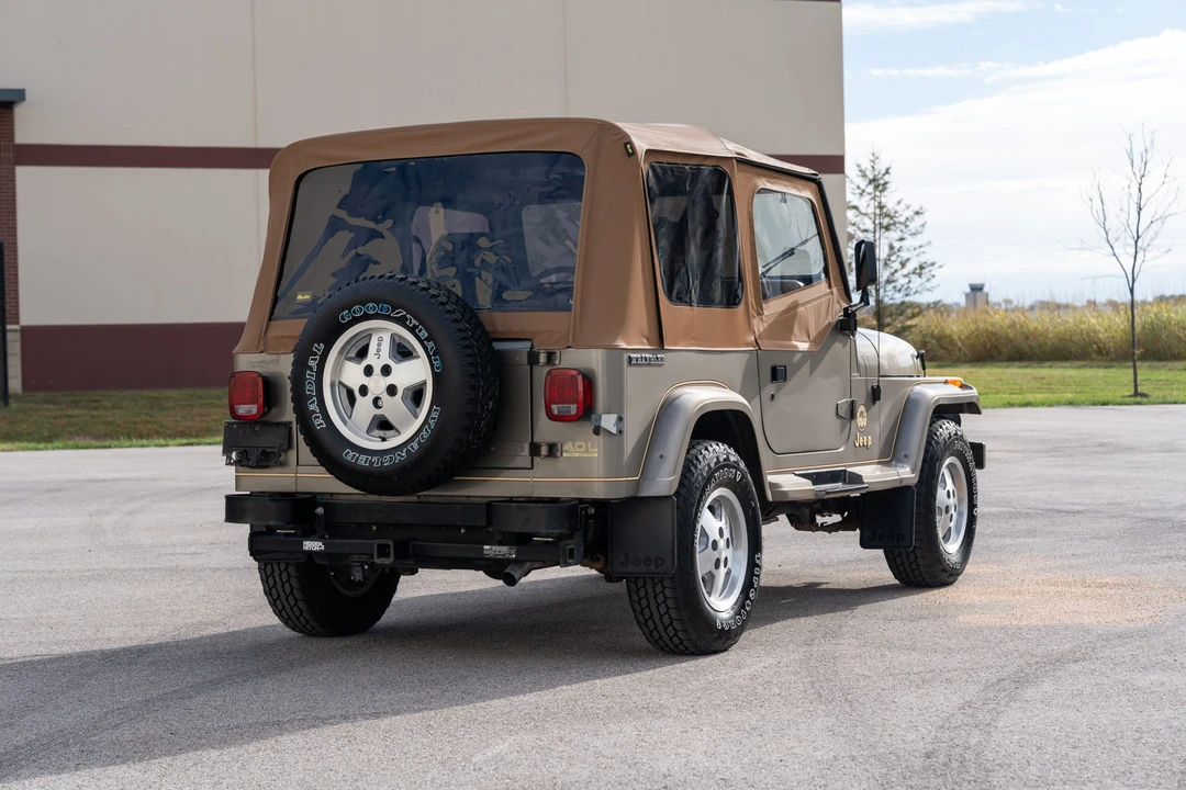 1991 Jeep YJ Wrangler - Image 13 of 31
