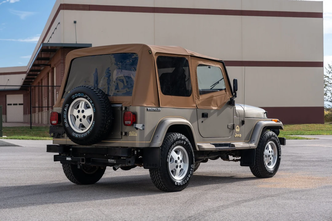 1991 Jeep YJ Wrangler - Image 15 of 31