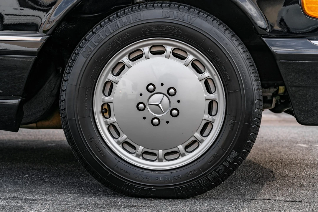 1991 Mercedes-Benz W126 S-Class Sedan - Image 28 of 31