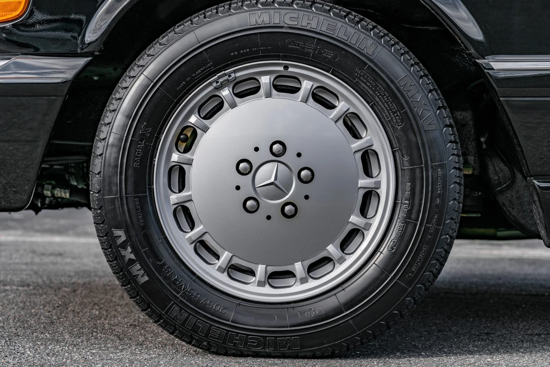 1991 Mercedes-Benz W126 S-Class Sedan - Image 27 of 31