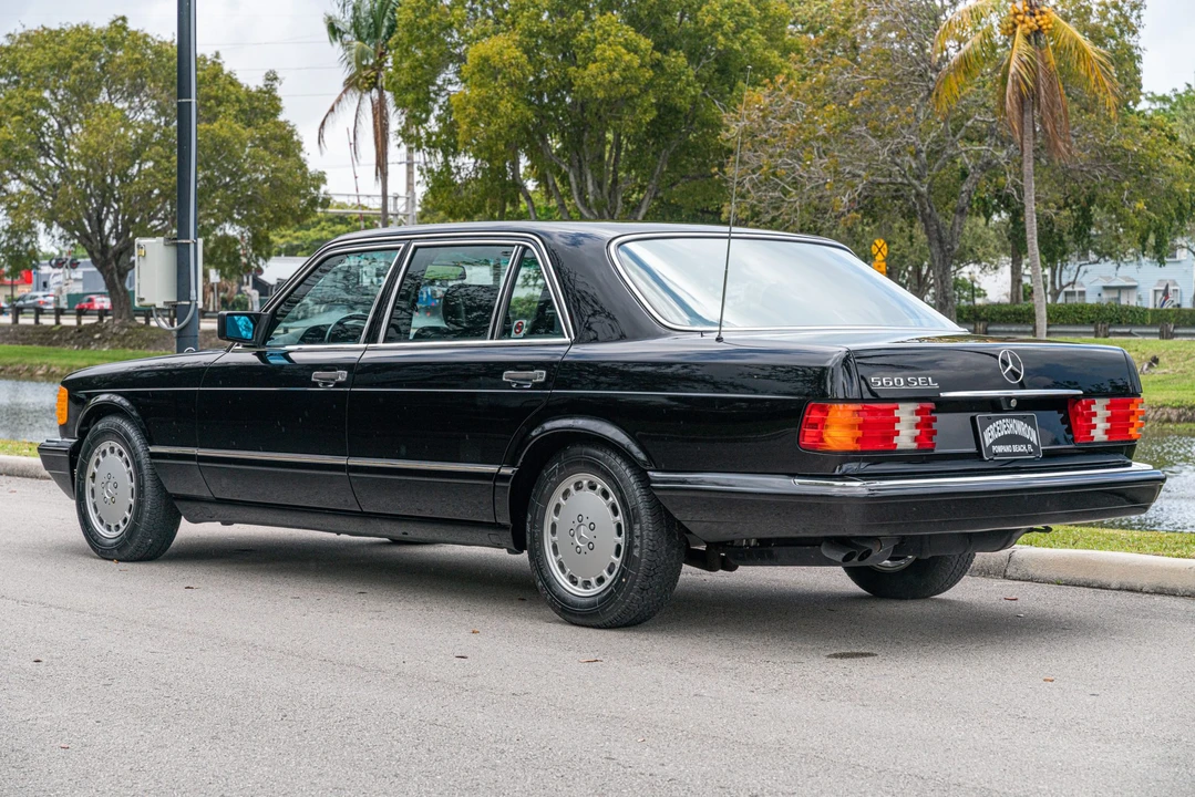 1991 Mercedes-Benz W126 S-Class Sedan - Image 10 of 31