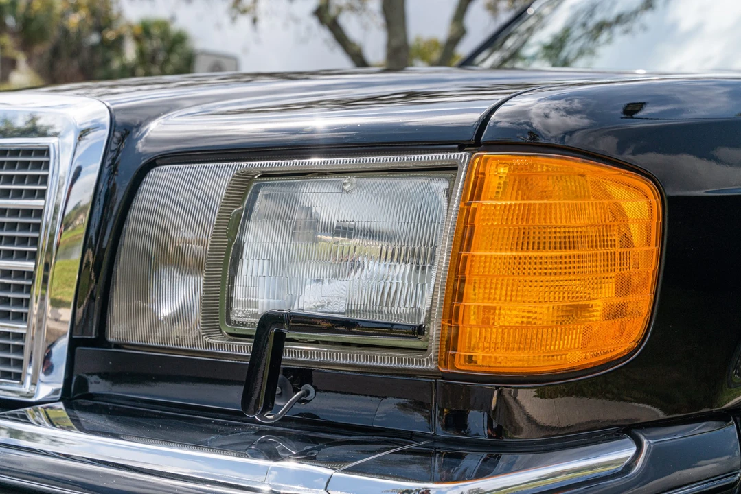 1991 Mercedes-Benz W126 S-Class Sedan - Image 14 of 31