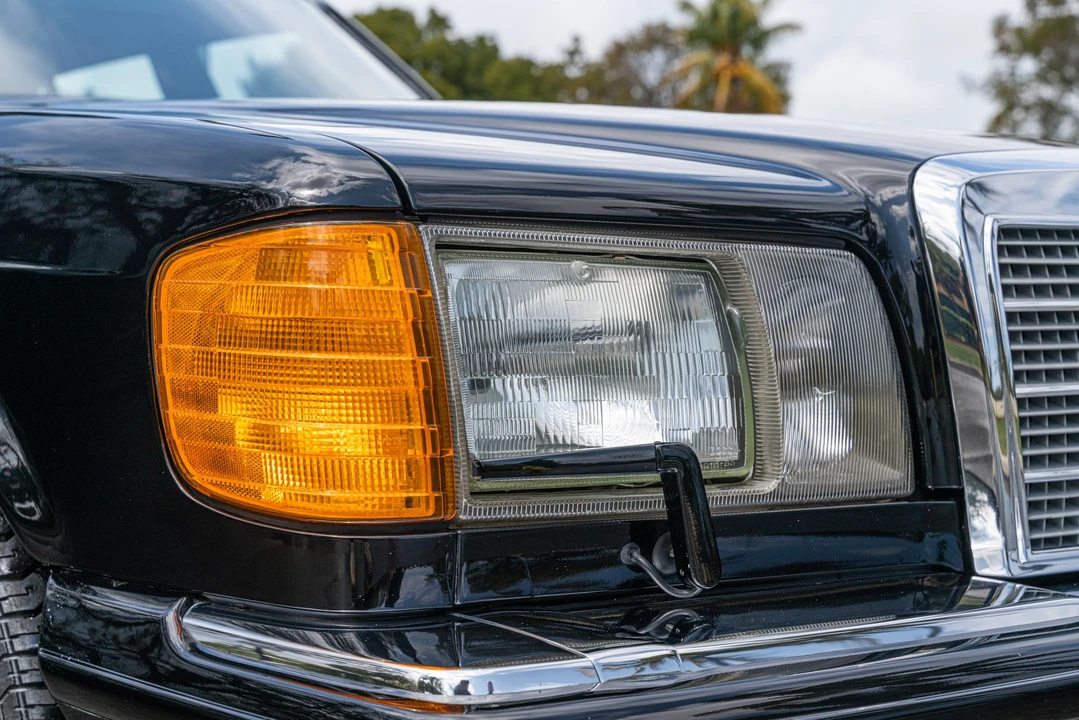 1991 Mercedes-Benz W126 S-Class Sedan - Image 13 of 31