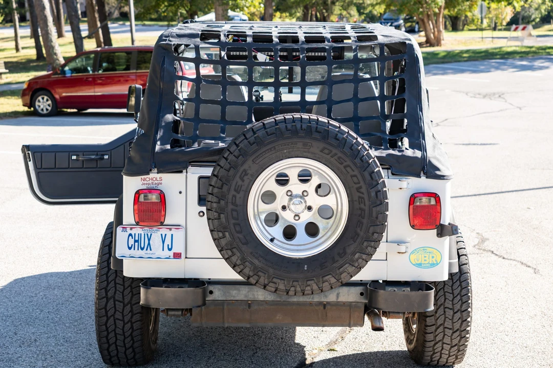 1992 Jeep YJ Wrangler - Image 14 of 31