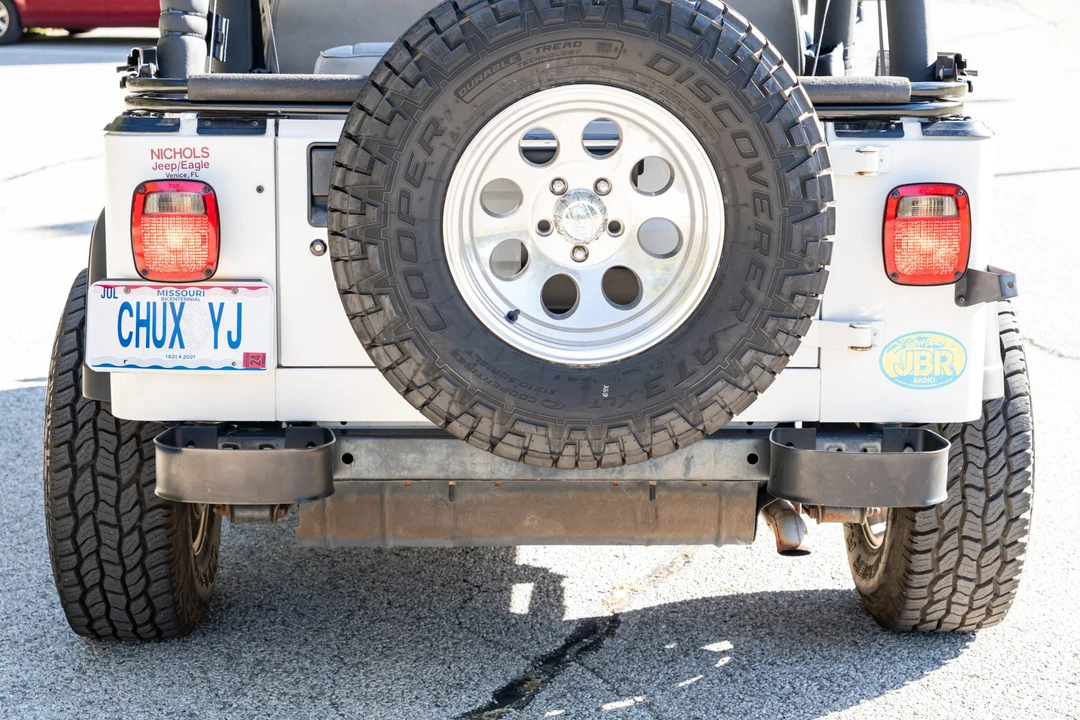 1992 Jeep YJ Wrangler - Image 25 of 31