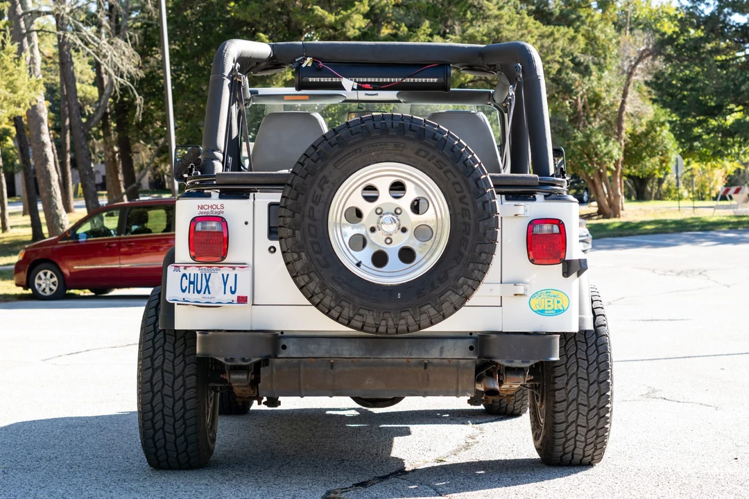 1992 Jeep YJ Wrangler - Image 4 of 31
