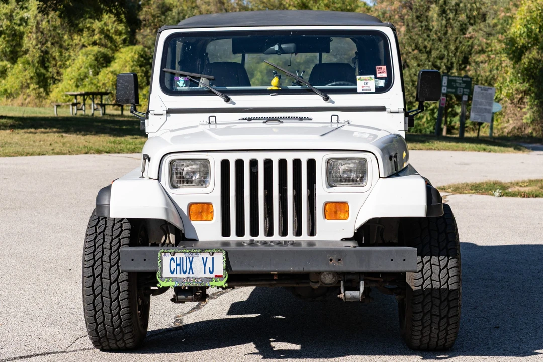 1992 Jeep YJ Wrangler - Image 17 of 31