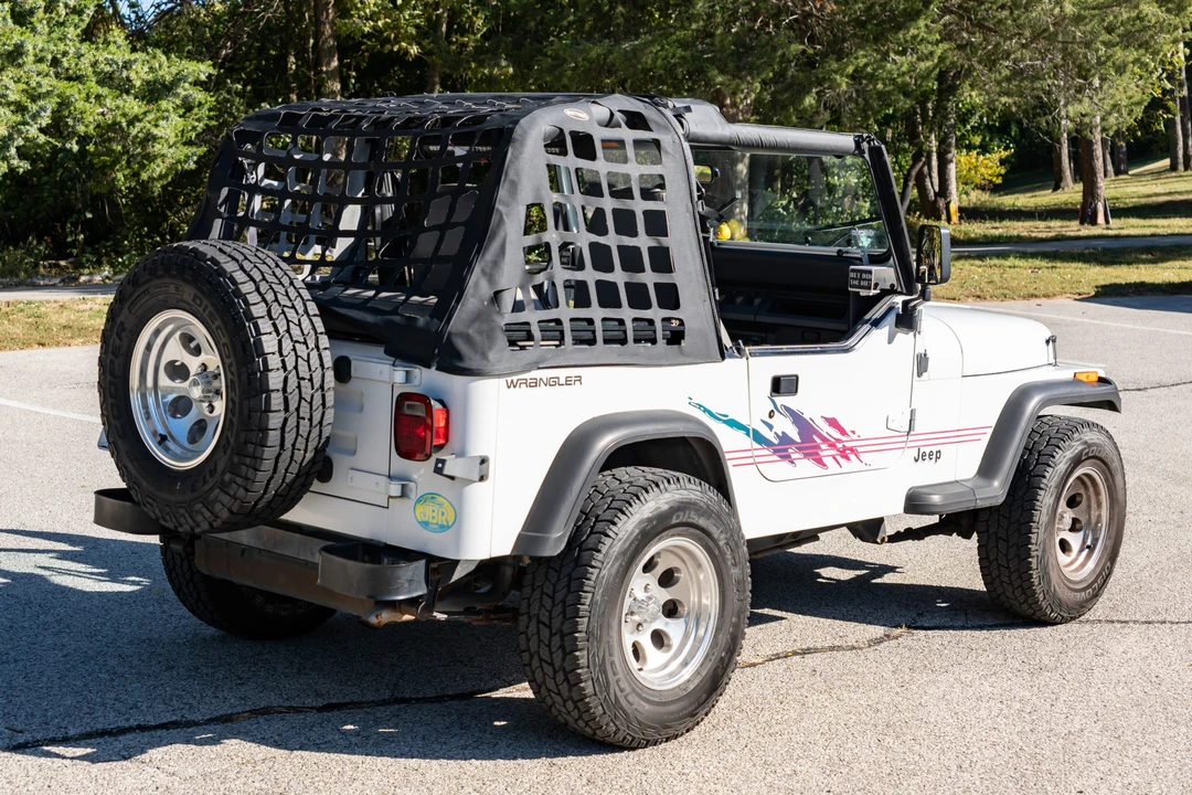 1992 Jeep YJ Wrangler - Image 15 of 31