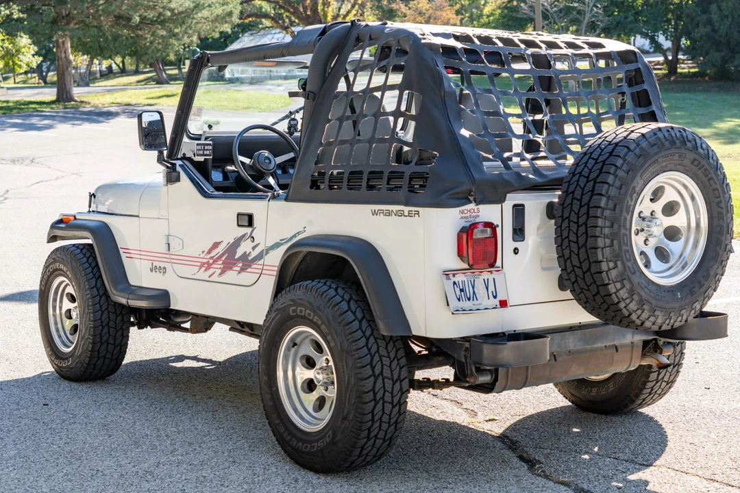 1992 Jeep YJ Wrangler - Image 13 of 31