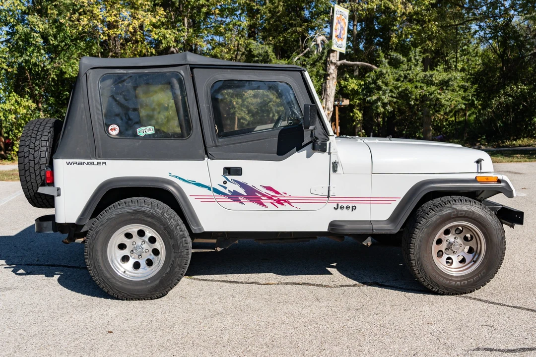 1992 Jeep YJ Wrangler - Image 19 of 31