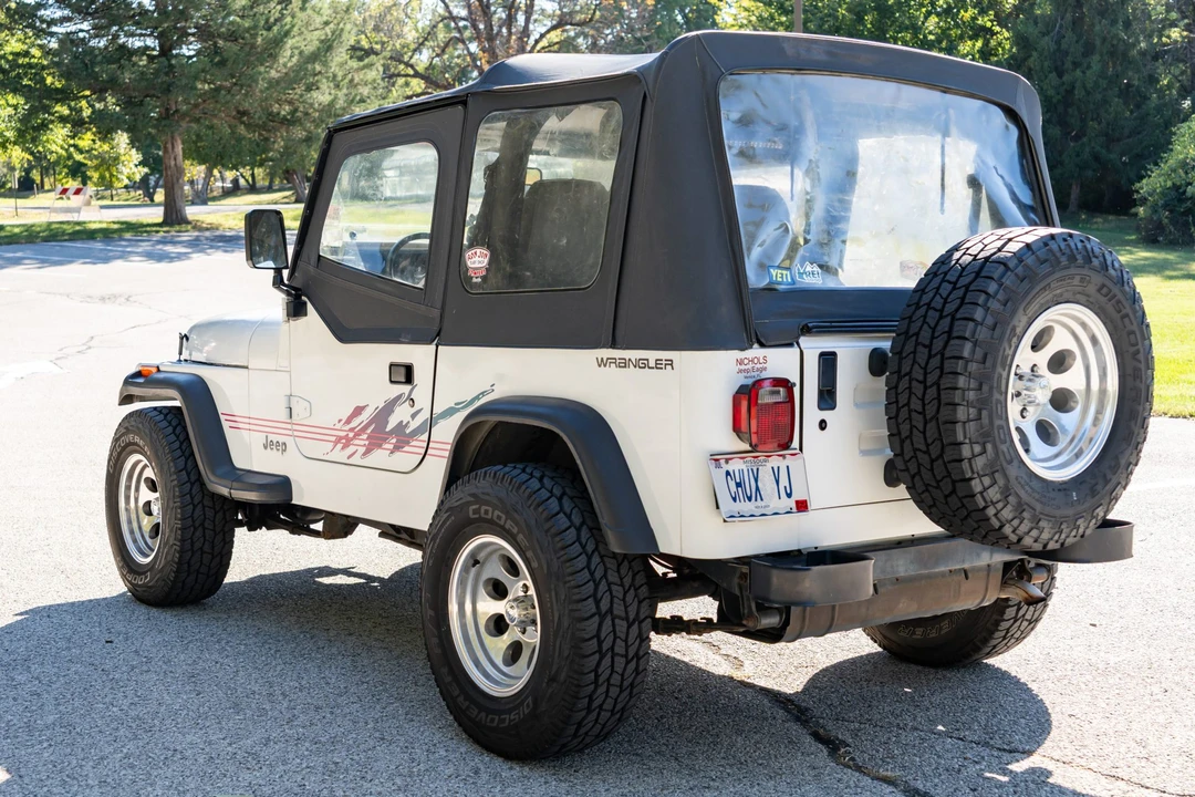 1992 Jeep YJ Wrangler - Image 21 of 31