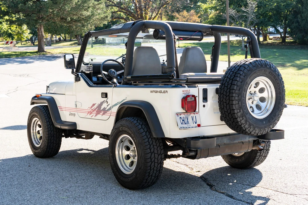 1992 Jeep YJ Wrangler - Image 3 of 31