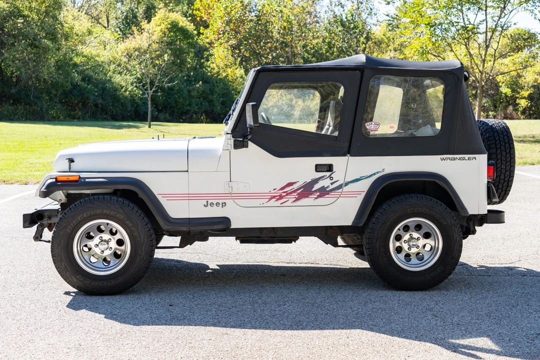 1992 Jeep YJ Wrangler - Image 22 of 31