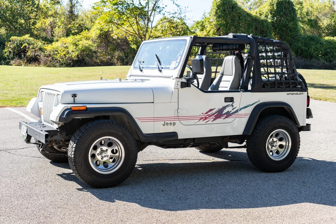 1992 Jeep YJ Wrangler - Image 11 of 31