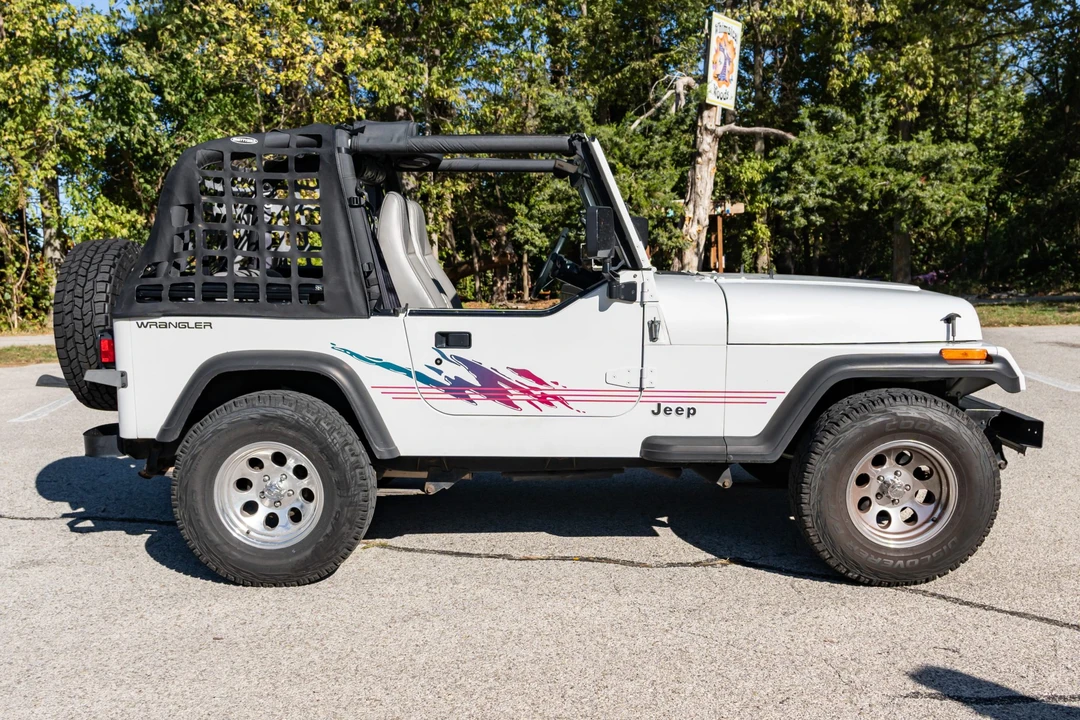 1992 Jeep YJ Wrangler - Image 16 of 31