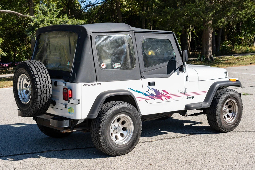 1992 Jeep YJ Wrangler - Image 20 of 31