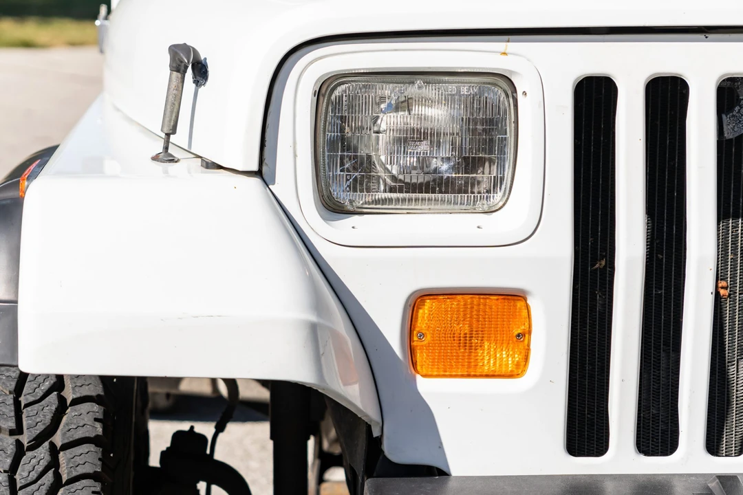 1992 Jeep YJ Wrangler - Image 28 of 31